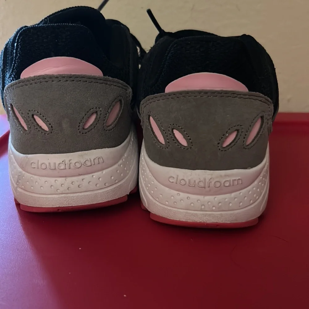 Adidas - Picture 3 of 4